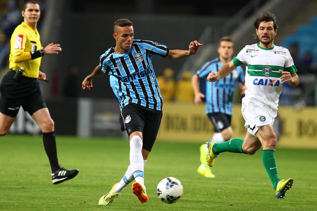 Da ascensão à lesão: os altos e baixos do garoto Luan no Grêmio