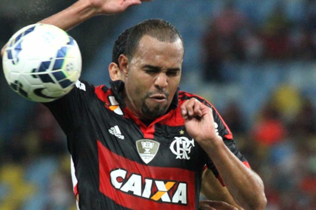 Empresário confirma acerto de Palmeiras e Alecsandro: Condições melhores