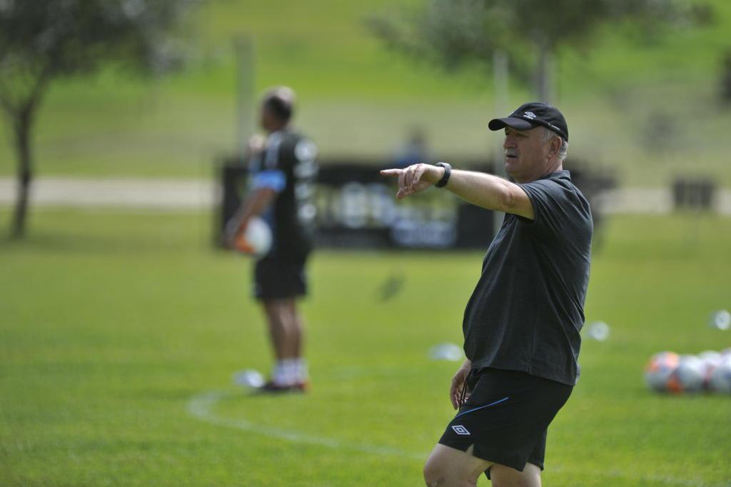 Felipão usará quase todo grupo no primeiro jogo-treino do Grêmio