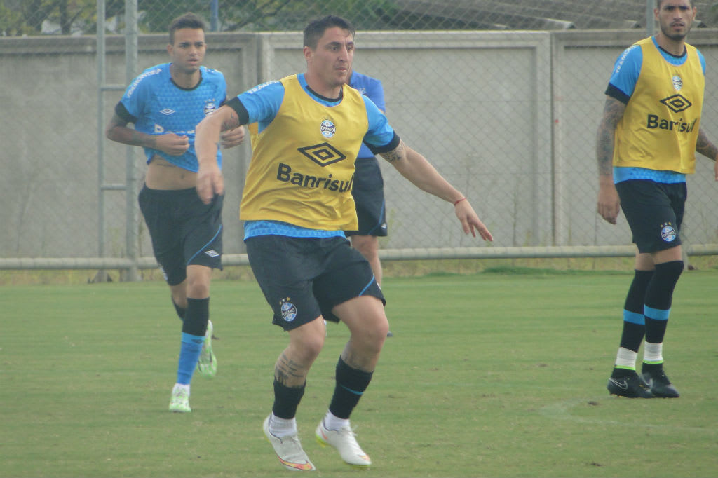 Cristian Rodríguez treina e pode voltar contra o Novo Hamburgo