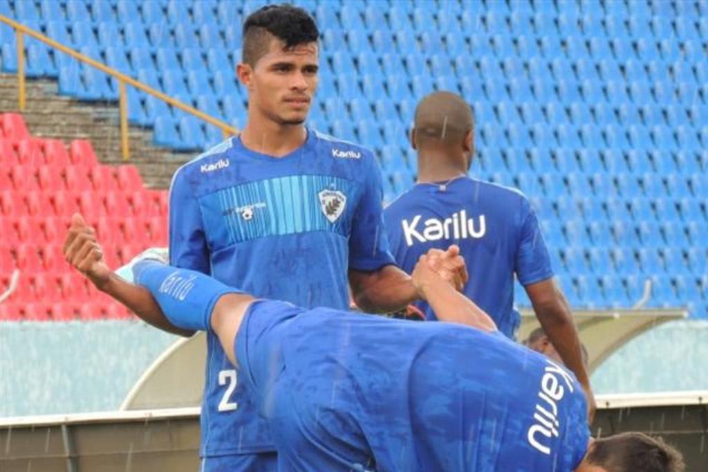 Lesão e interesse de Cruzeiro podem atrapalhar negociação do Grêmio por lateral Lucas Ramon