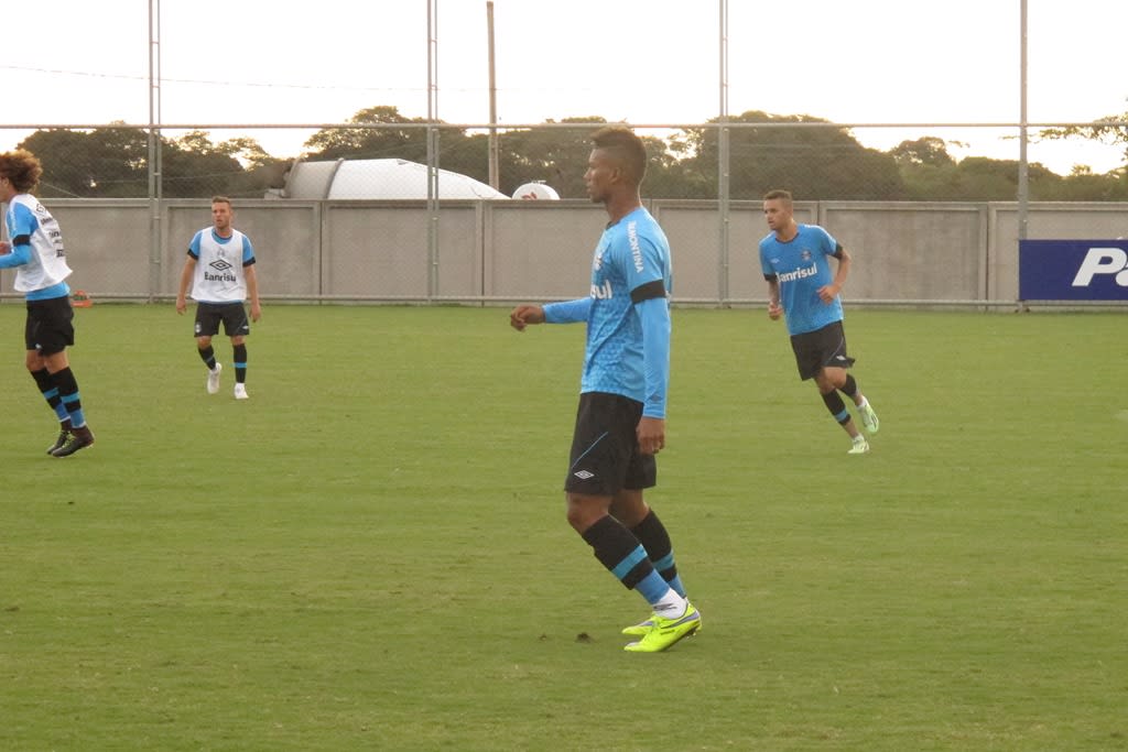 Felipão libera final do treino sem Rhodolfo, Fellipe Bastos e Marcelo Oliveira