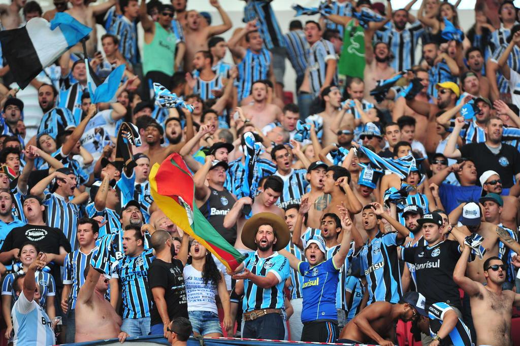 Baixa procura por ingressos reflete rejeição da torcida gremista ao horário do jogo contra a Ponte