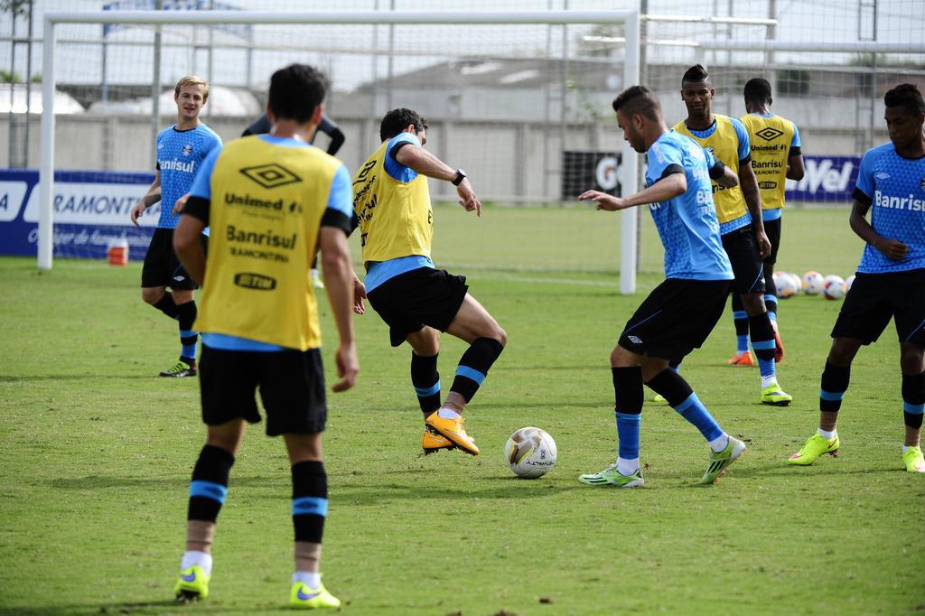 Matías Rodriguez diz que Grêmio não pode sair como louco