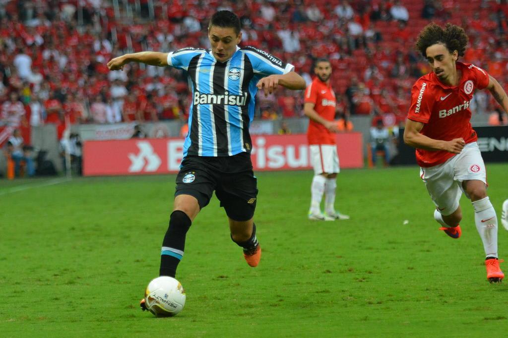 Grêmio tenta renovação sem custos com Matías e espera para definir futuro de Fernandinho