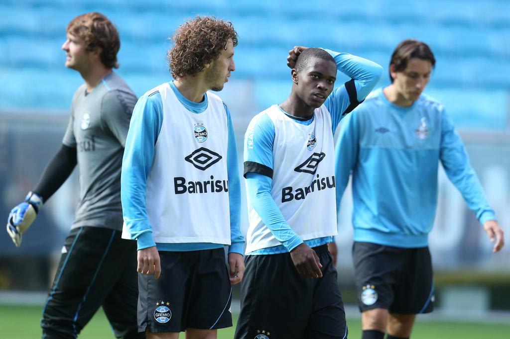 Mamute e Walace devem ser titulares na estreia do Grêmio no Brasileirão