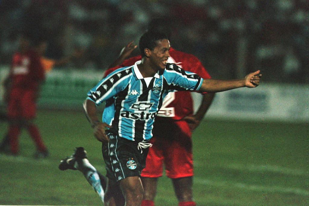 Contra o CRB, Grêmio tenta eliminar jogo de volta pela quarta vez