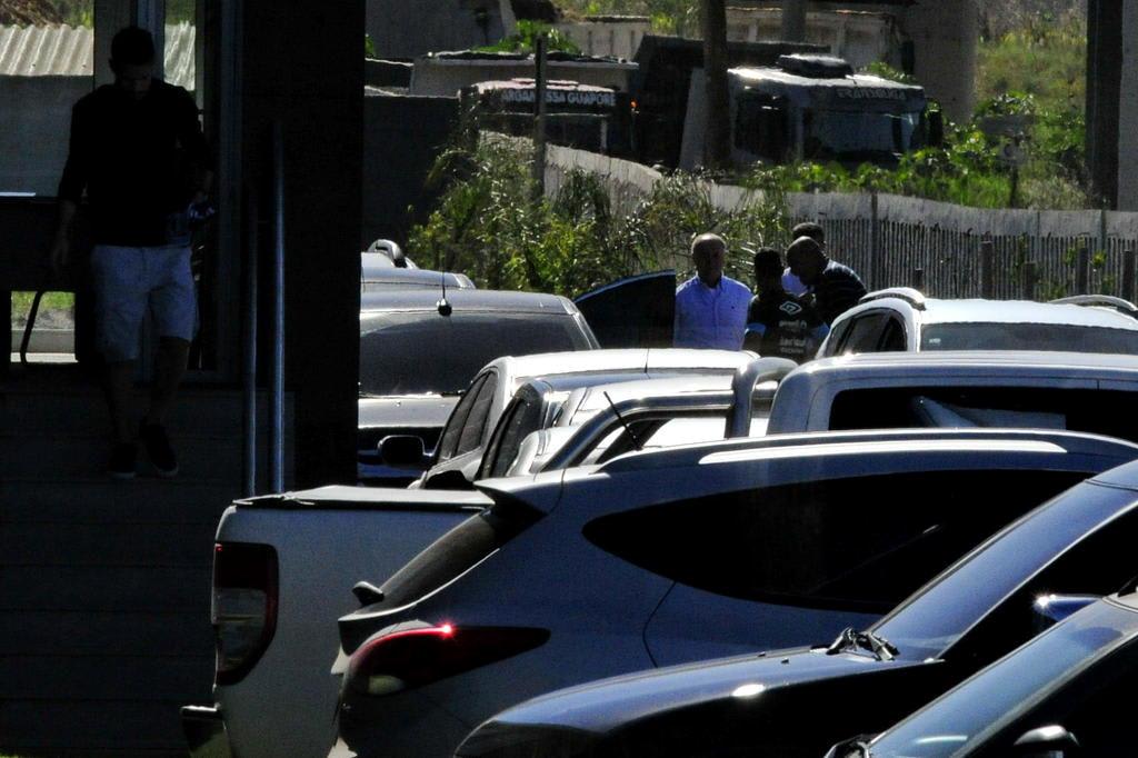 Apreensão e um corredor de cem metros: os bastidores da saída de Felipão