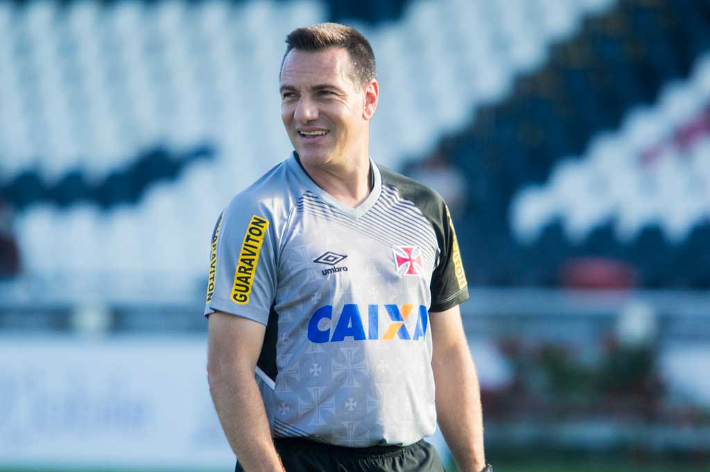 Diretor do Vasco confirma permanência de Doriva