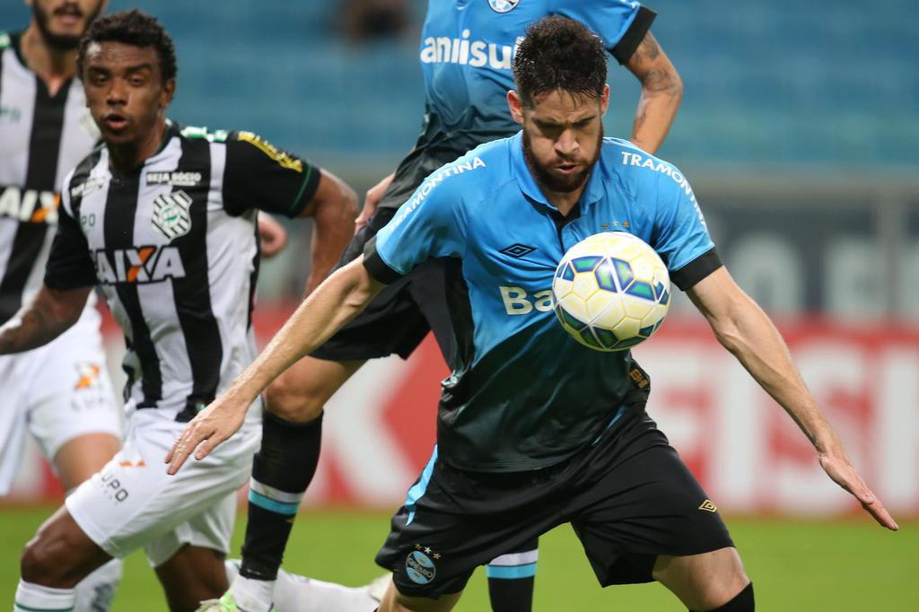 Braian desencanta, Grêmio vence o Figueirense e reage no Brasileirão