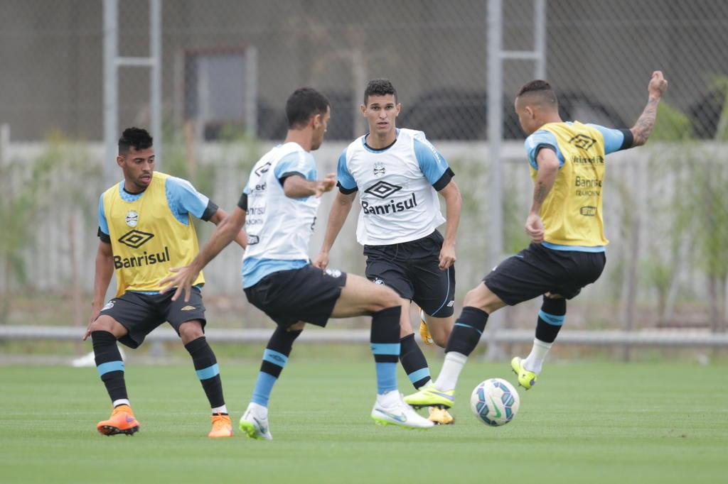 Sem titulares, Grêmio volta aos treinos em atividade com o Sub-19