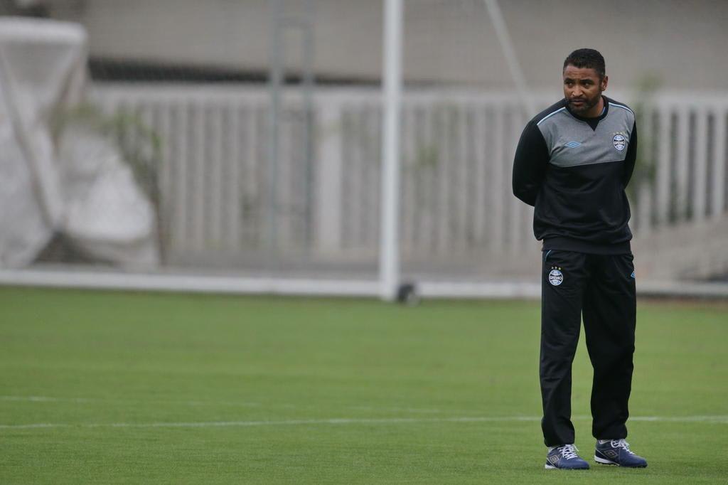 Luiz Zini Pires: Roger precisa de direção de futebol e comissão técnica