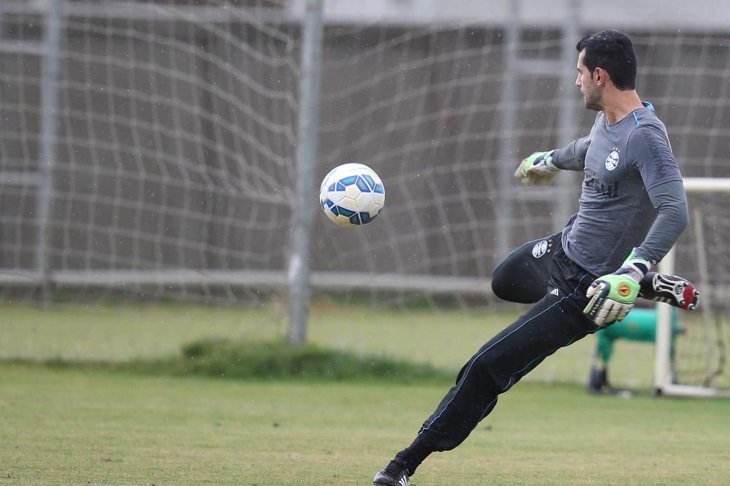 Sem Marcelo Grohe, Bruno Grassi terá sequência como titular no Grêmio