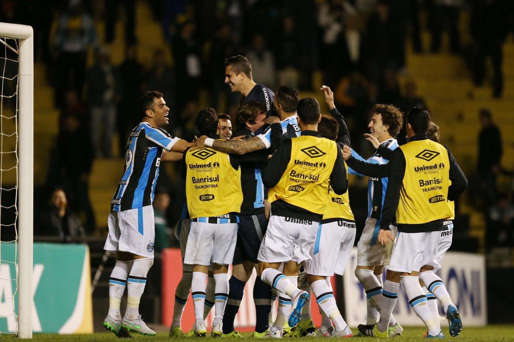 O santo Grohe ressurge para salvar a pátria tricolor