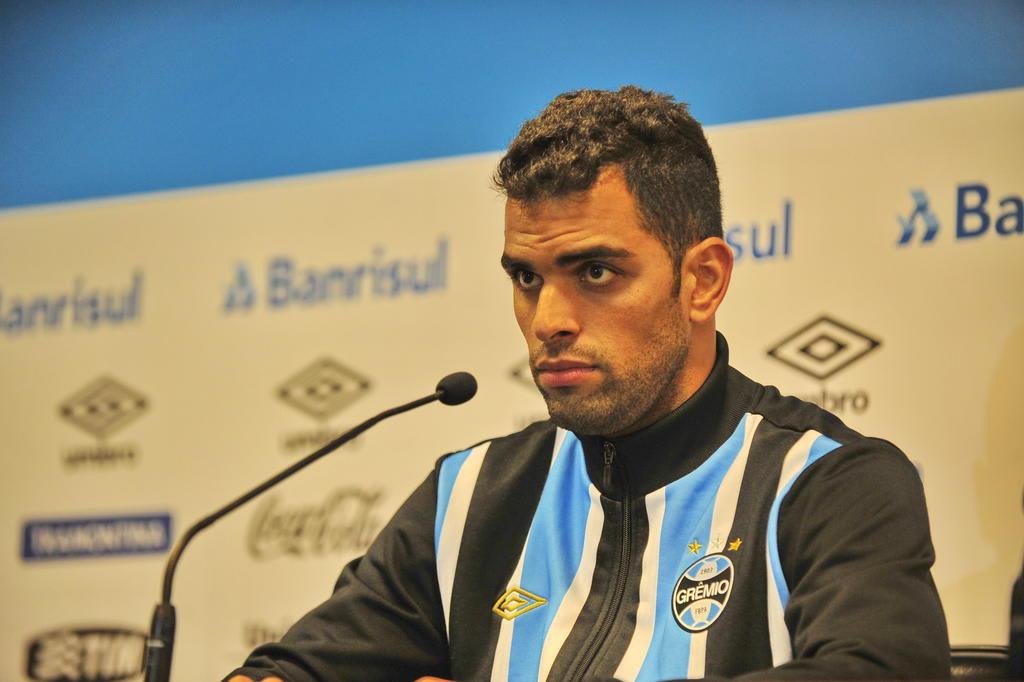 Novo capitão do Grêmio, Maicon promete diálogo: Meu estilo é o de conversar