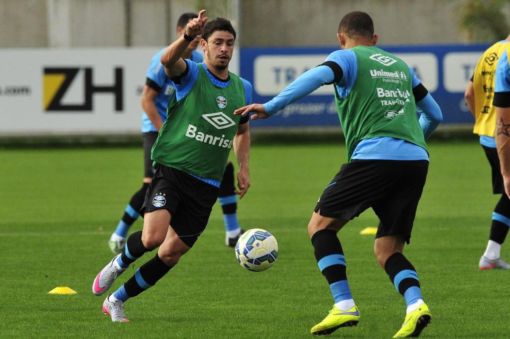 Sem Grohe, mas com Giuliano e Marcelo Oliveira, Grêmio inicia preparação para Gre-Nal