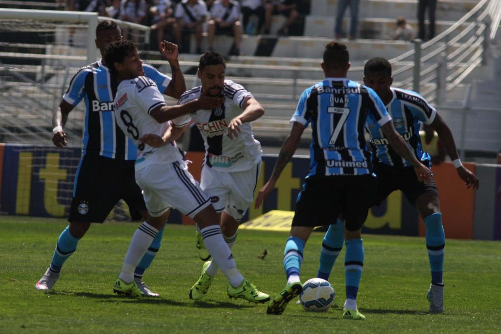 Jogadores do Grêmio valorizam ponto conquistado contra a Ponte