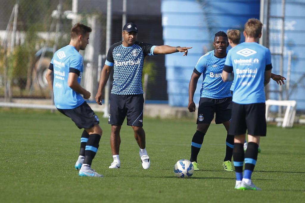 Grêmio inicia preparação para jogo pela manhã contra o Coritiba