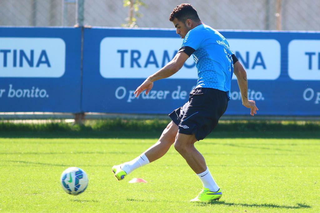 Grêmio coloca Maicon como prioridade nas renovações de contrato