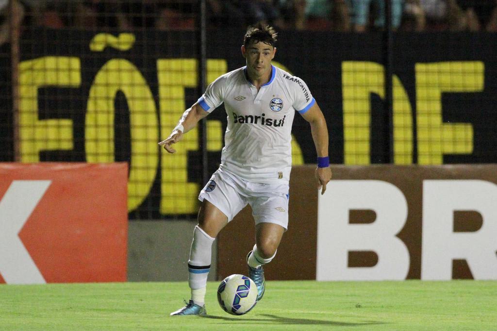 Guilherme Mazui: o crônico pé torto azul