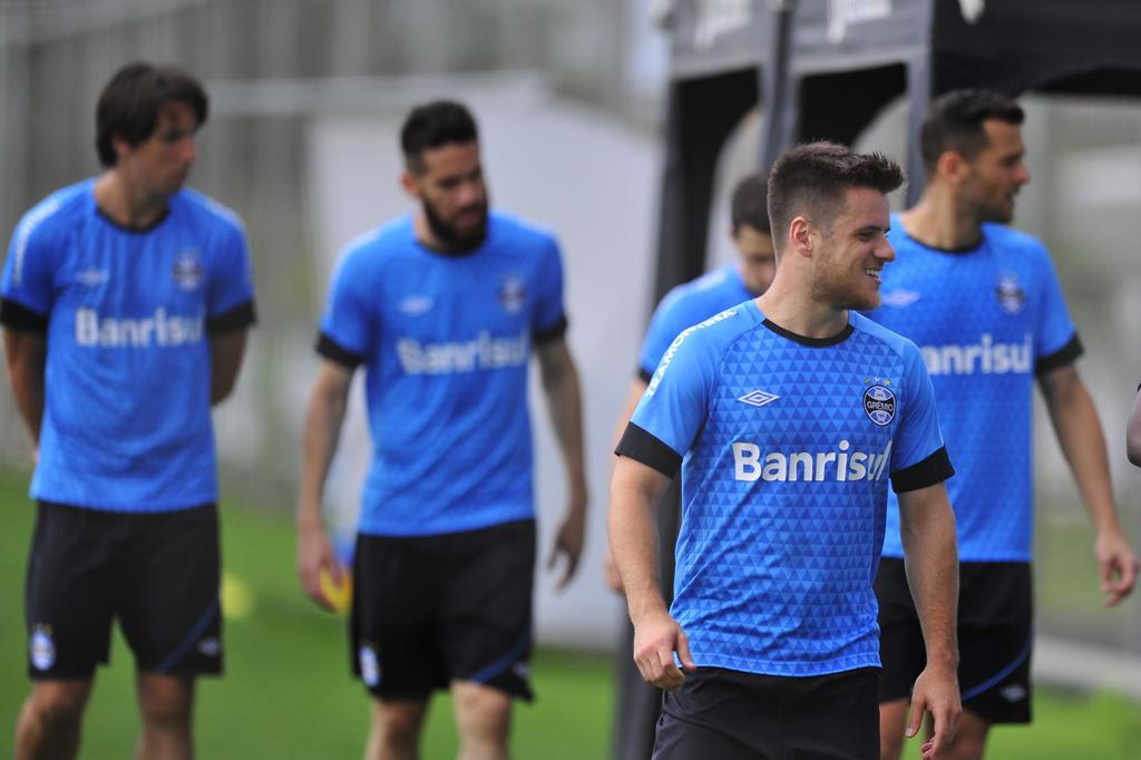 Ex-volantes do Grêmio opinam: Ramiro deve ser titular contra o Flu