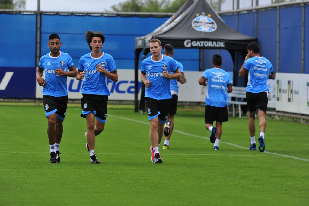 Em três grupos, Grêmio inicia trabalhos físicos da pré-temporada