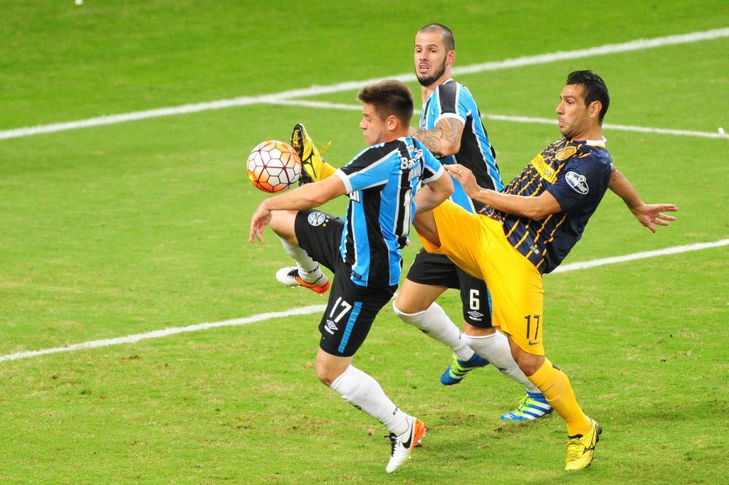 Jogadores do Grêmio lamentam derrota, mas acreditam em virada: Temos condições