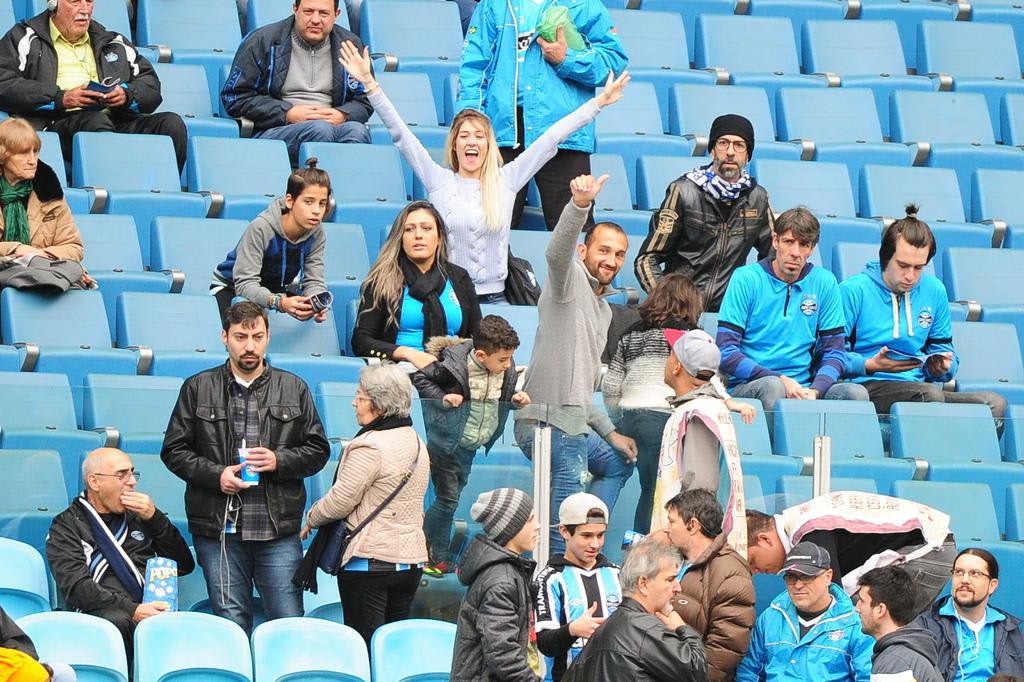 Barcos prestigia Grêmio na Arena, mas avisa: Não tenho proposta, não me procuraram