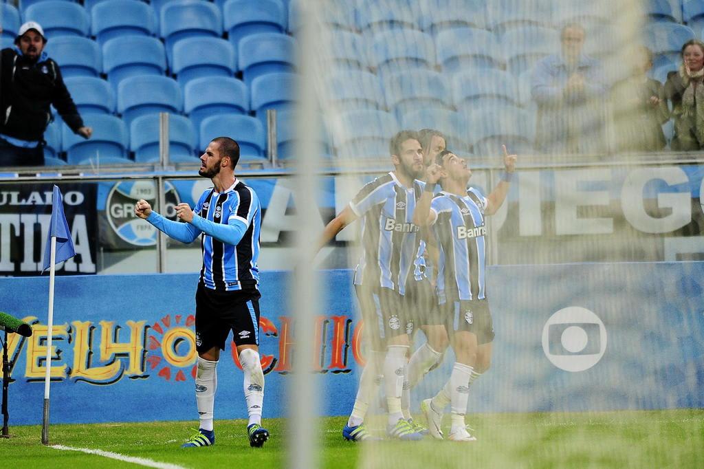 Com gol de Fred, Grêmio vence o Flamengo na Arena