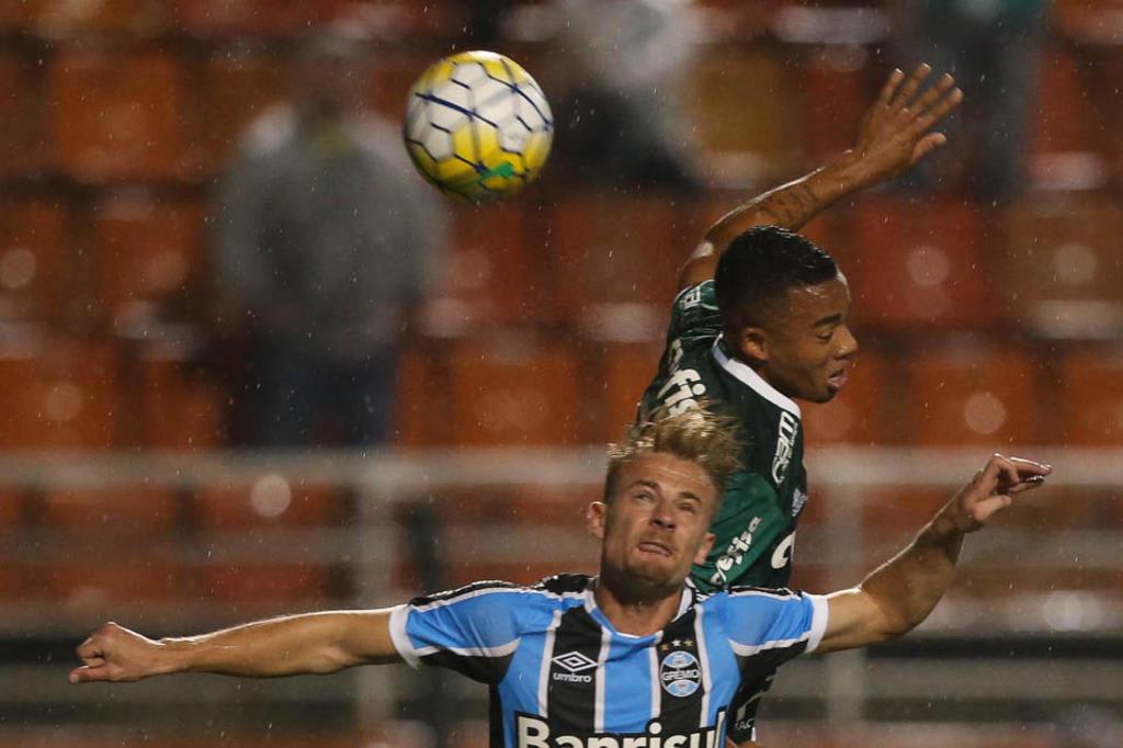 Mais da metade dos gols sofridos pelo Grêmio em 2016 surgiu de bola aérea