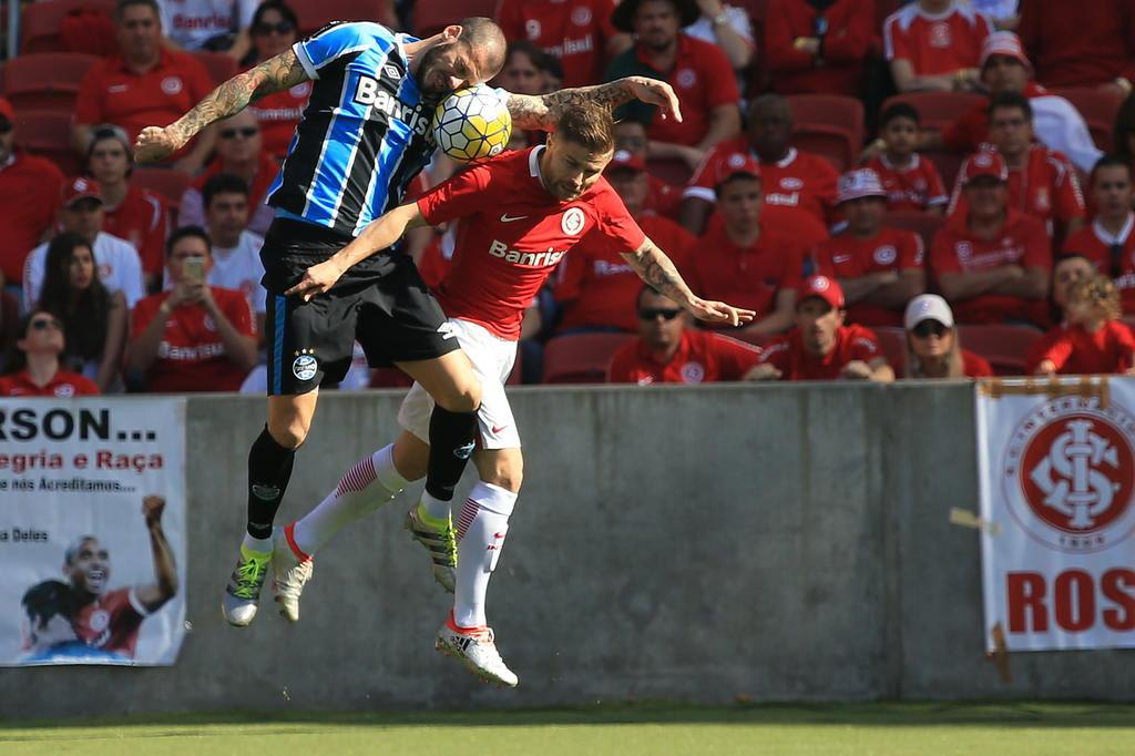 Jogadores do Grêmio alfinetam Inter após vitória no clássico: Fundiu o motor do trator