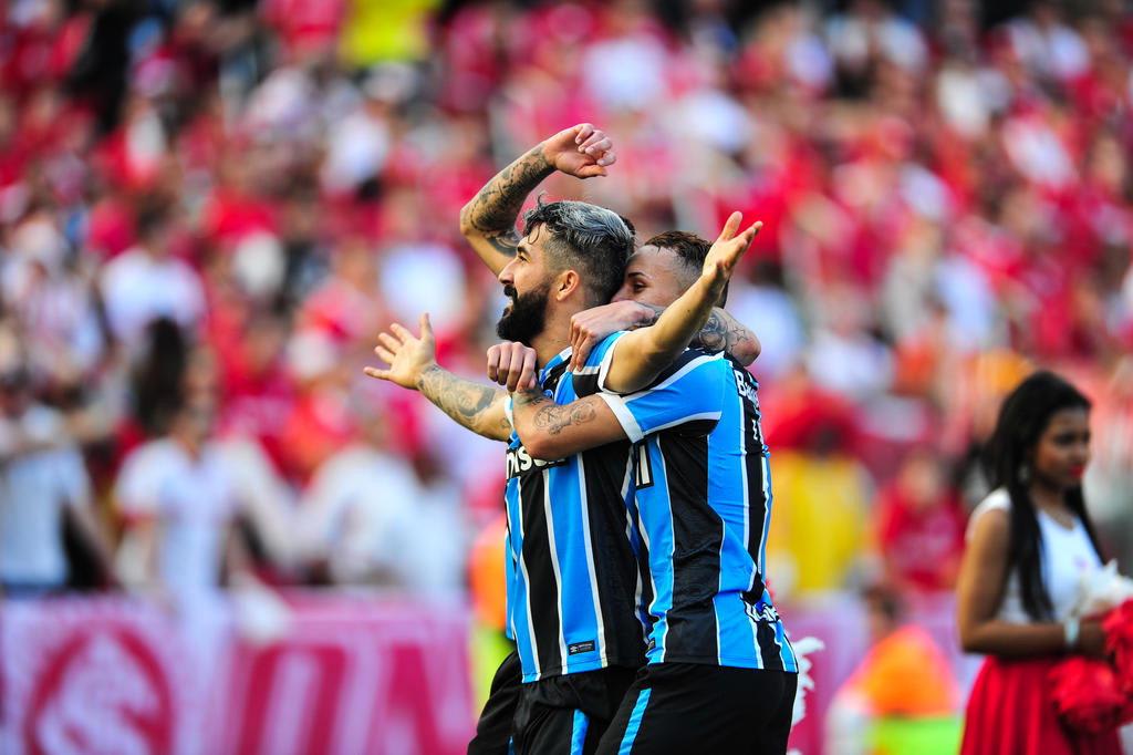 Os cuidados do Grêmio para deixar o velhinho Douglas voando