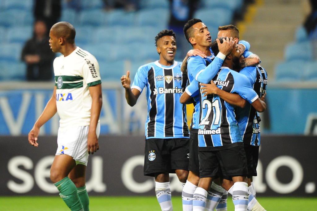 Grêmio fatura alto com venda de camisas autografadas por Luis Suárez; veja  valores