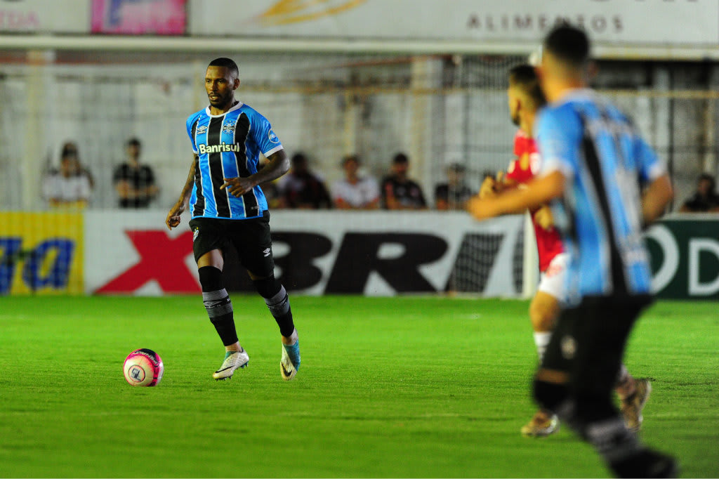 A  grande atração de Avenida x Grêmio está na zaga tricolor