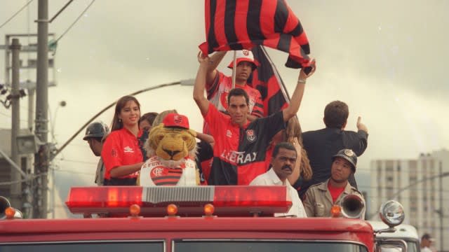 Camisa papagaio de vintém, primeira a ser usada pelo Flamengo, pode voltar no clássico contra o Botafogo