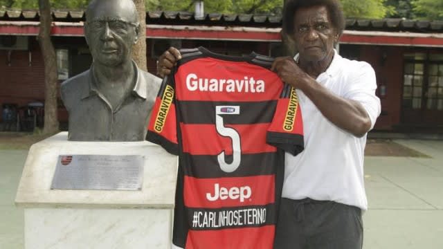 De luto, Flamengo terá camisa e violino em homenagem a Carlinhos, contra o Vasco