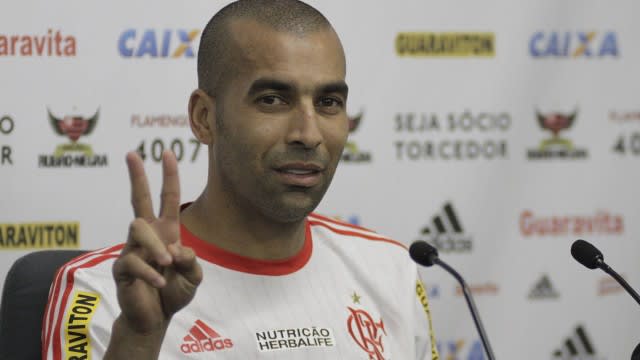 Emerson Sheik, do Flamengo, se arrepende de provocação ao Vasco em rede social