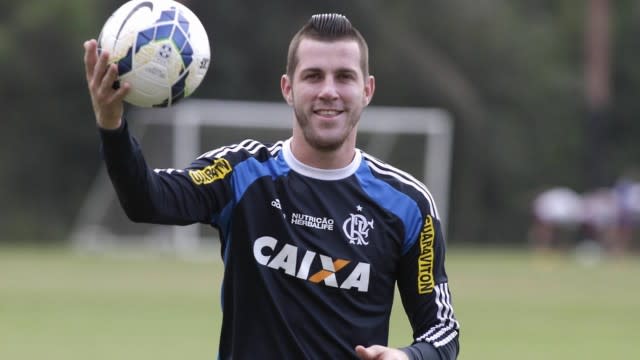 Goleiro Paulo Victor revela cobranças no Flamengo: Não entro no vestiário e vejo todo mundo sorrindo