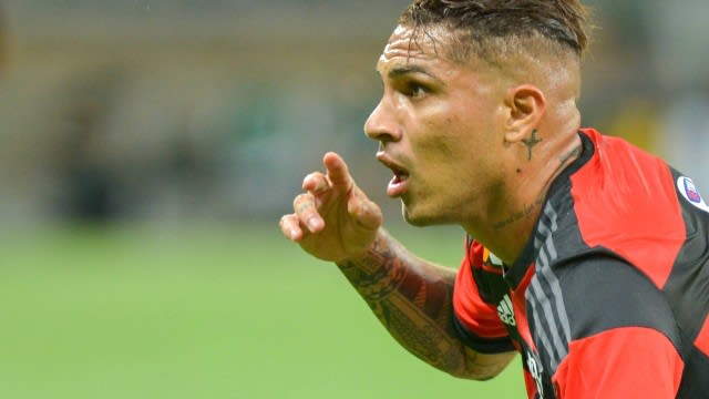 Rodrigo Caetano comemora retorno de Guerrero ao Flamengo e admite: Se sentia incomodado