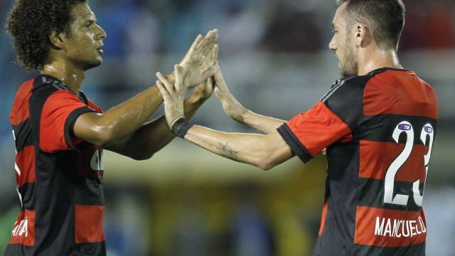 Autor de dois gols, Willian Arão adota a modéstia e divide louros no Flamengo: ‘Feliz pelo jogo do time’