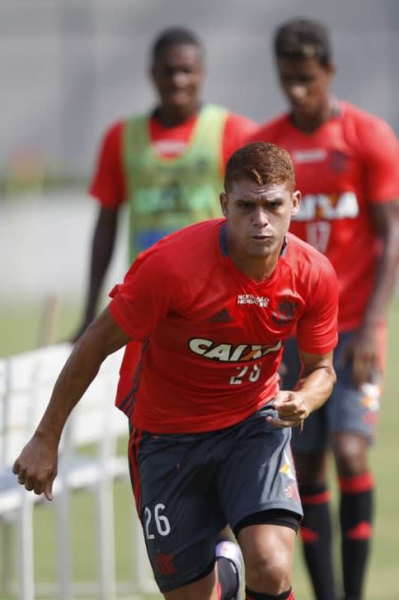 Muricy Ramalho muda o time titular do Flamengo e escala Cuéllar, que fará sua estreia