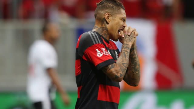 Guerrero cai na pilha, mas é exaltado por dedicação e pode ser poupado no Flamengo