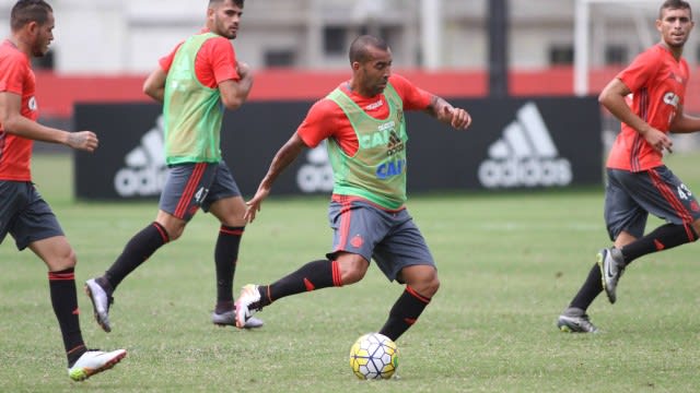 Recuperado de lesão, Emerson Sheik pode reaparecer no Flamengo