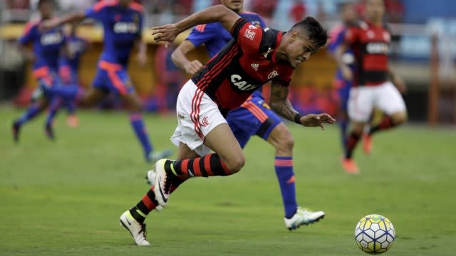 Após queixa do Flamengo, administrador do Raulino defende o gramado: ‘Dou nota 7’