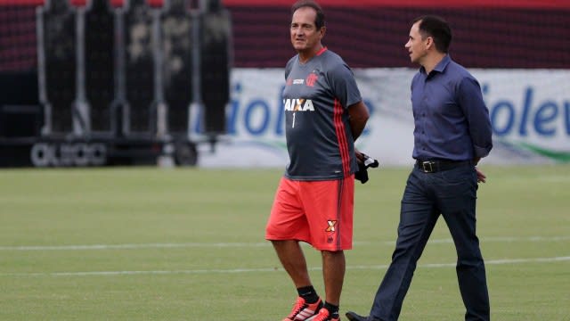 Flamengo mantém aparências e traz foco para o campo antes de reformulação