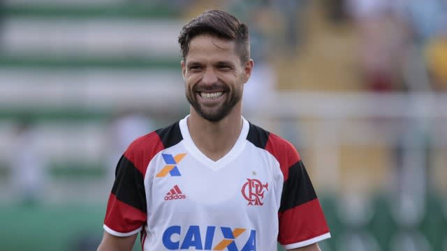 Números do Flamengo no Brasileiro de 2016 são superiores aos do time do hexa