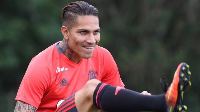 Sem caô, Guerrero joga bem e reassume posto de titular no Flamengo: ‘Saudade’