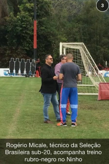 Rogério Micale, técnico da seleção sub-20, acompanha o treino do Flamengo