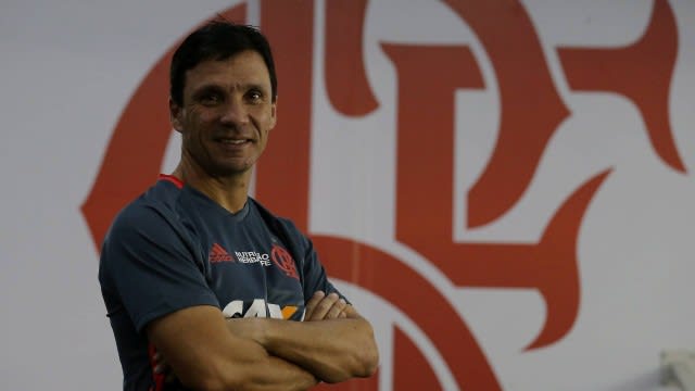 Papo no aeroporto, franqueza e carro ‘velho’: Zé Ricardo faz cinco meses de Flamengo