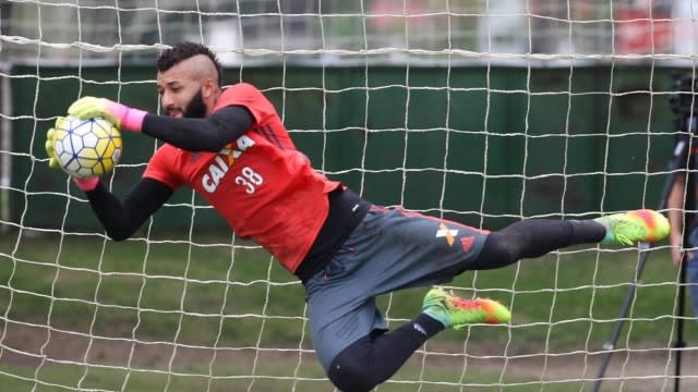 Flamengo renova com Muralha, Willian Arão, Juan e Márcio Araújo